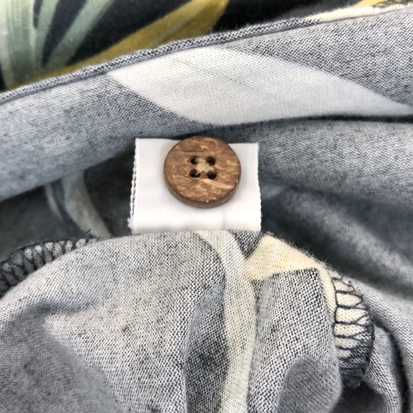 Tommy Bahama Grey Floral Print Collar Shirt XXL - Picture 6 of 6